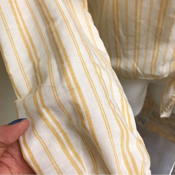 🔮 UNIVERSAL THREAD | Yellow Striped Tie Top Size Medium - Picture 4 of 5